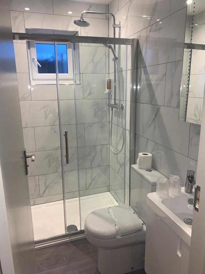 Holtwhites Hotel Енфийлд Екстериор снимка