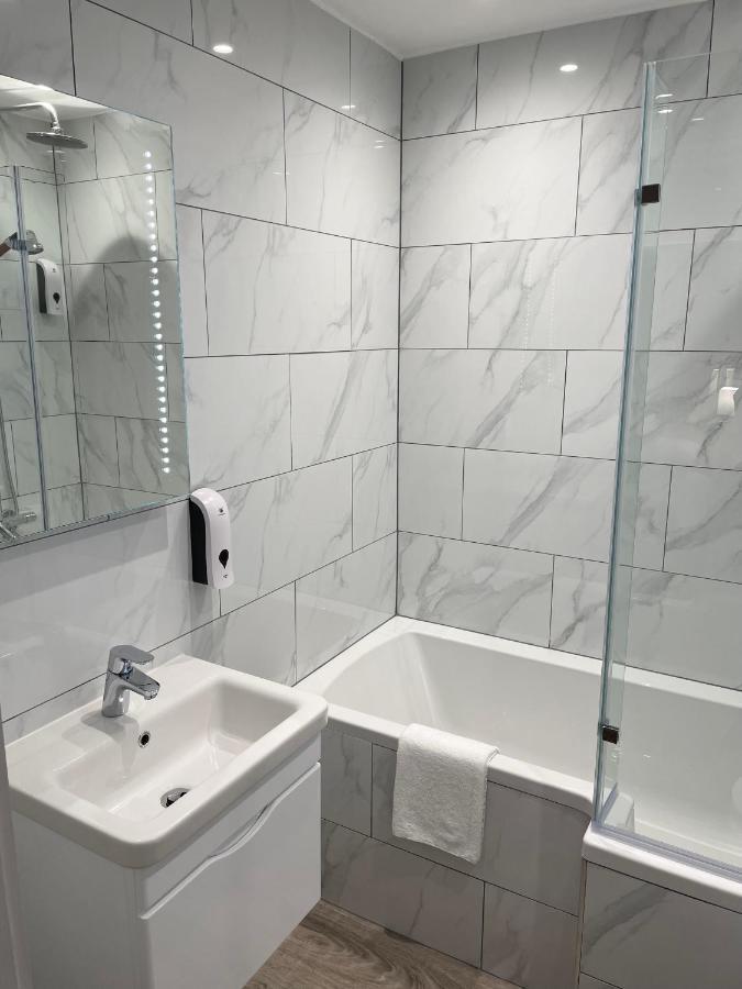 Holtwhites Hotel Енфийлд Екстериор снимка