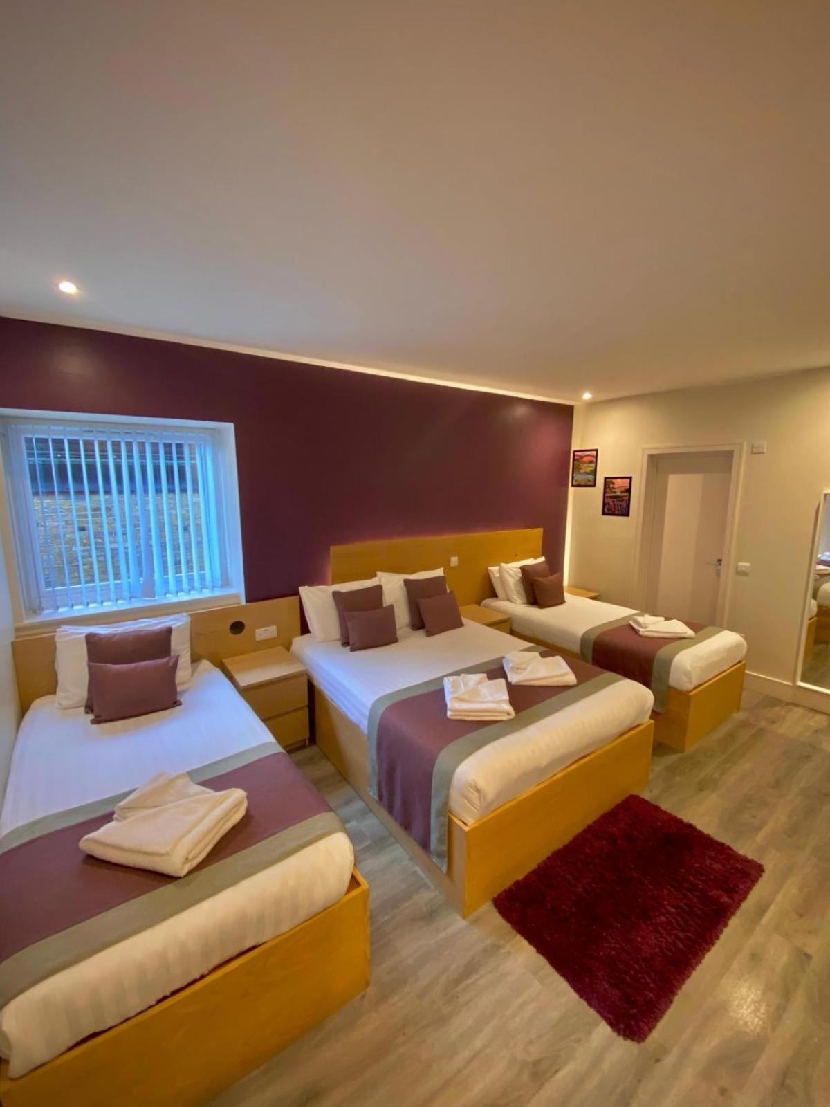 Holtwhites Hotel Енфийлд Екстериор снимка